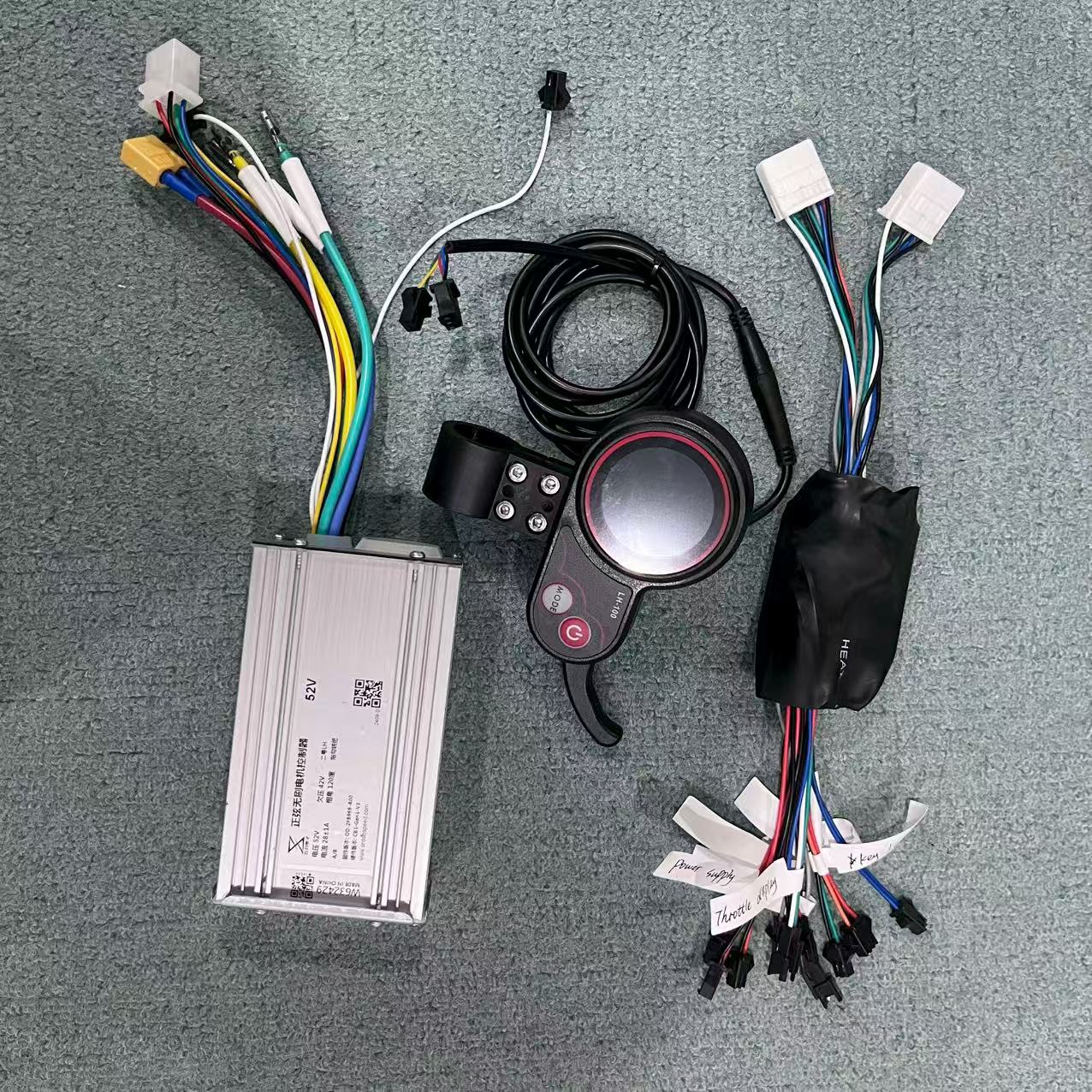 Yunli 60V 45A 50A Elektrorolle – 60V 5600W Dual Motor Electric Scooter Bewertung und Preis